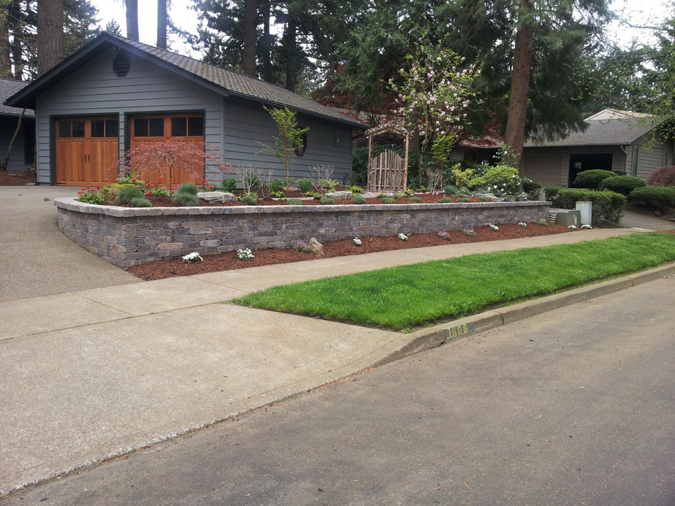 Driveway Retaining Wall Planter Davidson S Landscape Services Inc M Or - Pictures Of Retaining Walls For Driveways